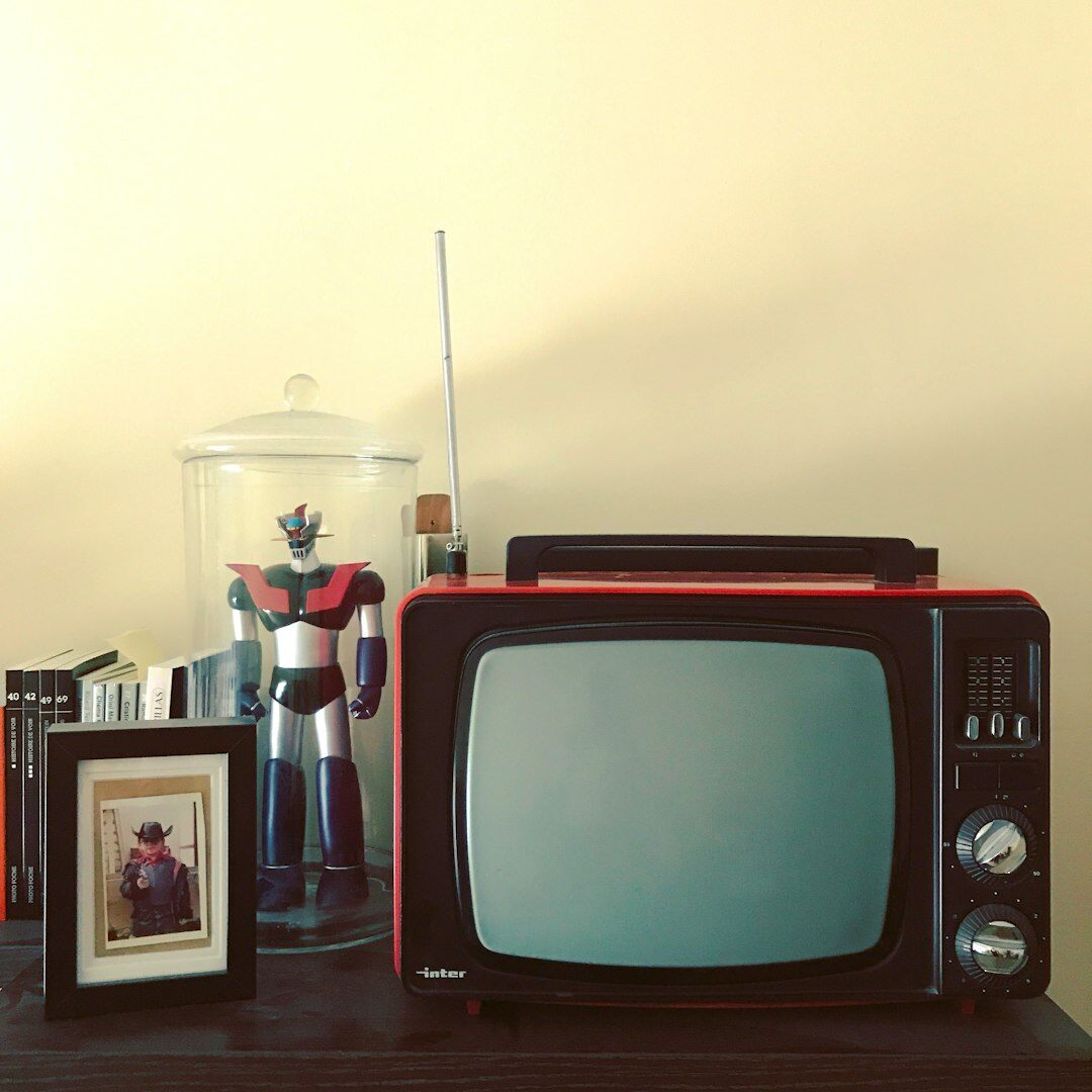 old television screen with vintage ad